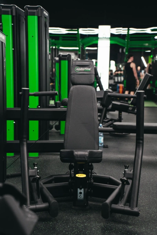 UR-U029 Stroj na hrudník - chest press - UpForm